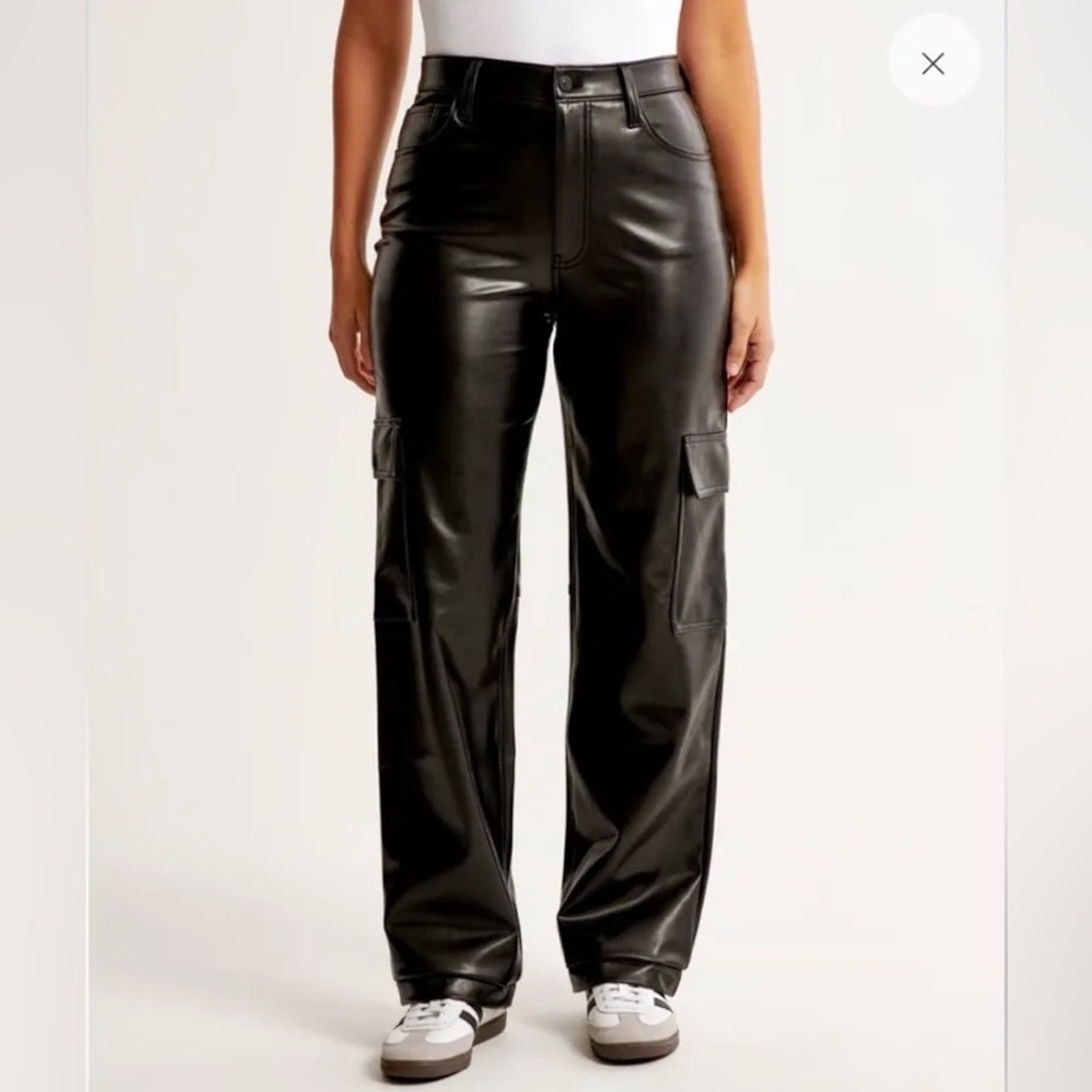A&F 90s Relaxed Leather Cargo Pants WORN ONCE